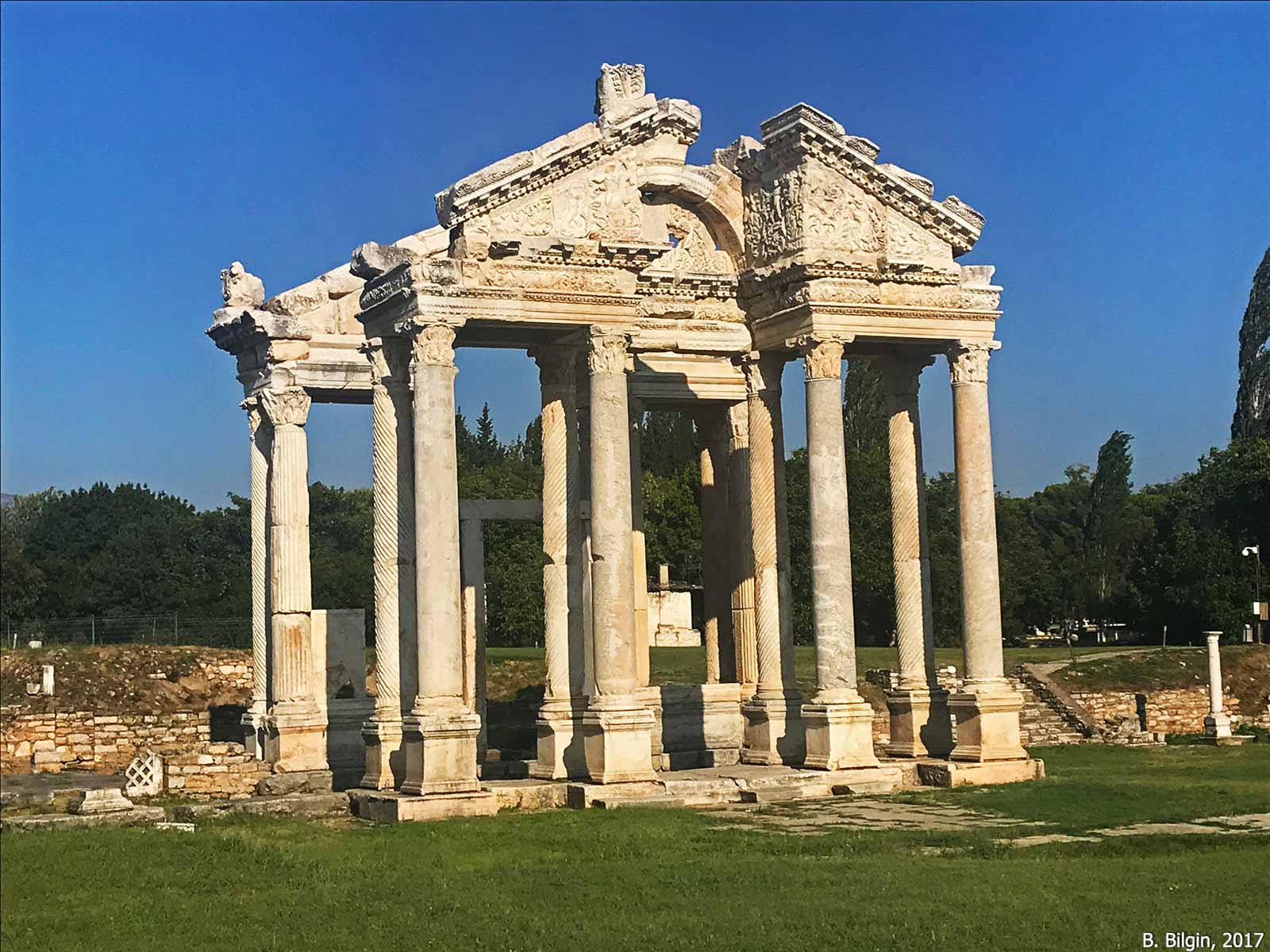 Afrodisias Tetrapylon