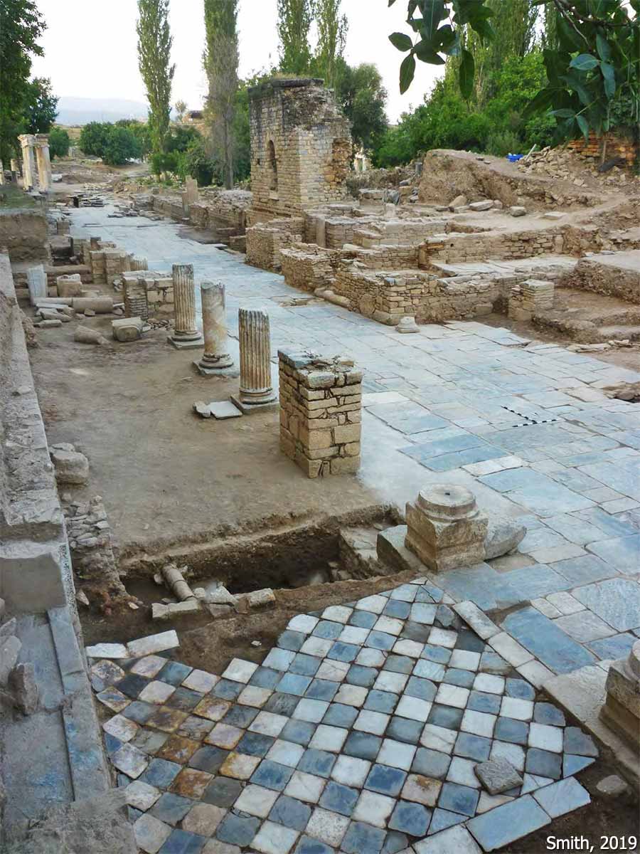 Afrodisias Tetrapylon Caddesi